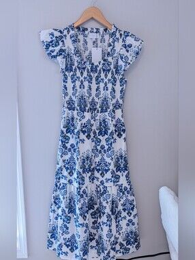 NWT Sugarlips Porto Floral Smocked Midi Dress Blue White Flutter XS